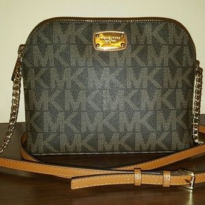 Michael kors cindy dome crossbody