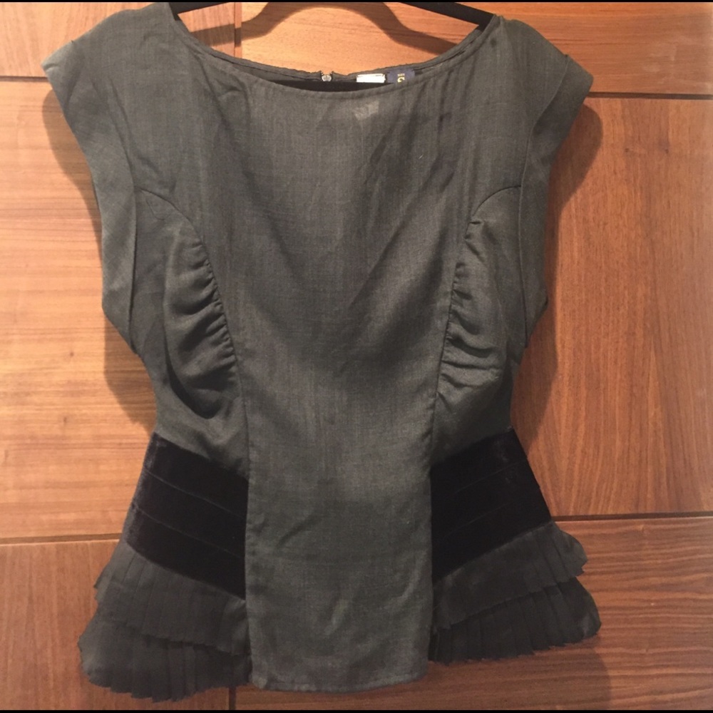 Charcoal gray top from bird by juicy couture