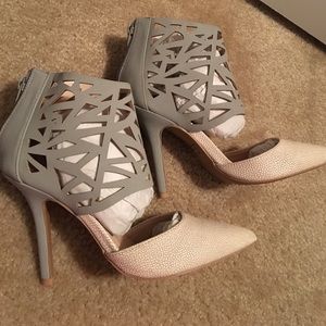 (SOLD ON ANOTHER SITE) Sweetheart Pumps