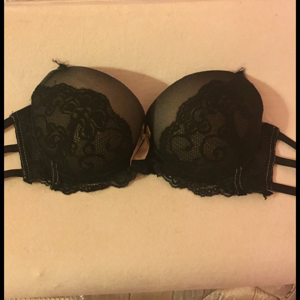Black extreme push up bra strapless