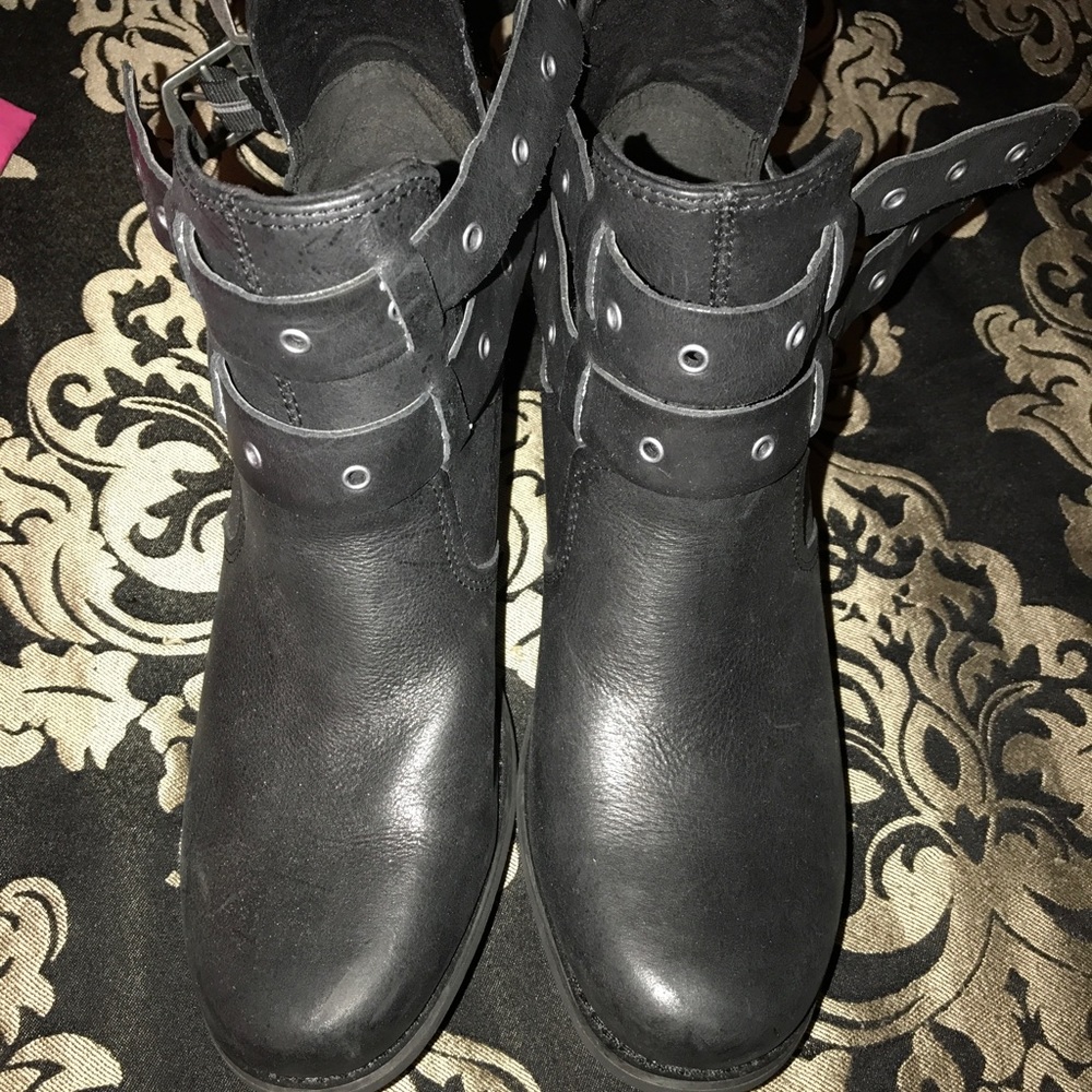 Black boots