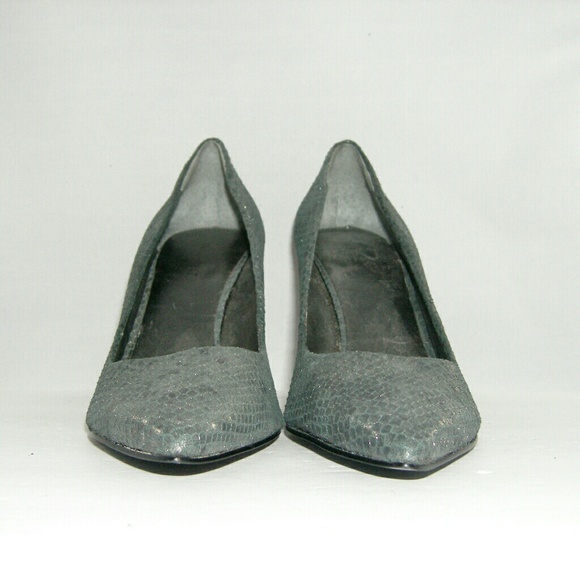 Nine West 'Made up' emerald green snake pumps 10M - Picture 2 of 8