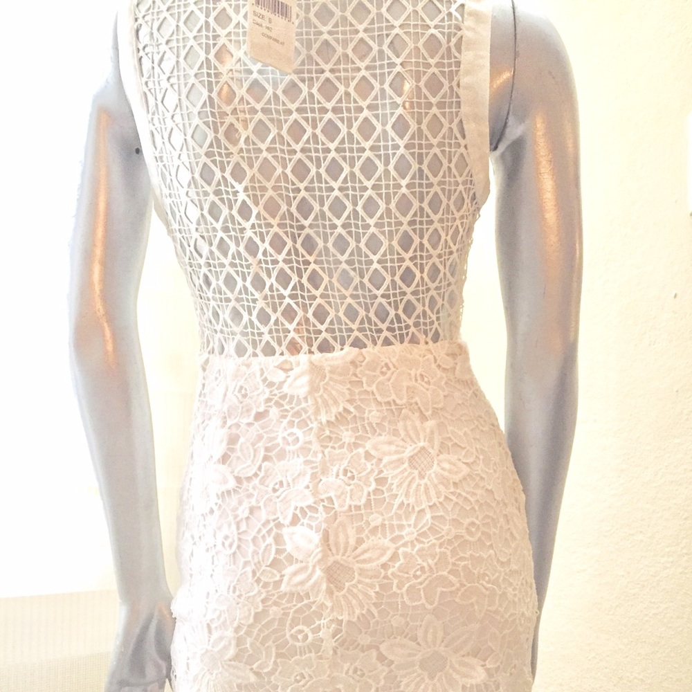 White Lace Bodycon Dress New with Tag. - Picture 5 of 6