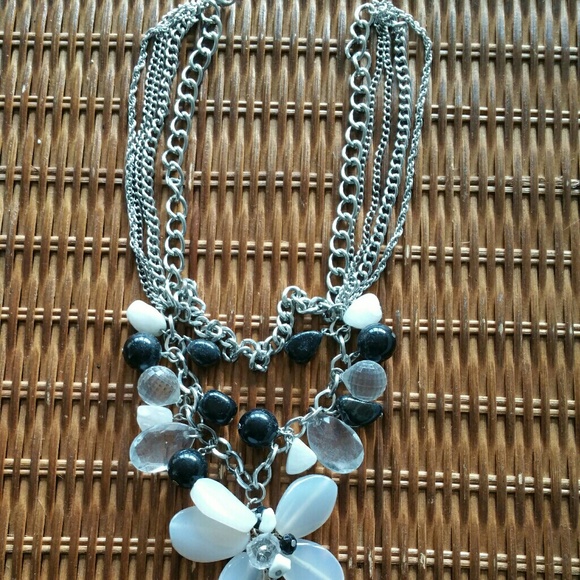 Beaded Statement Necklace - Picture 2 of 3