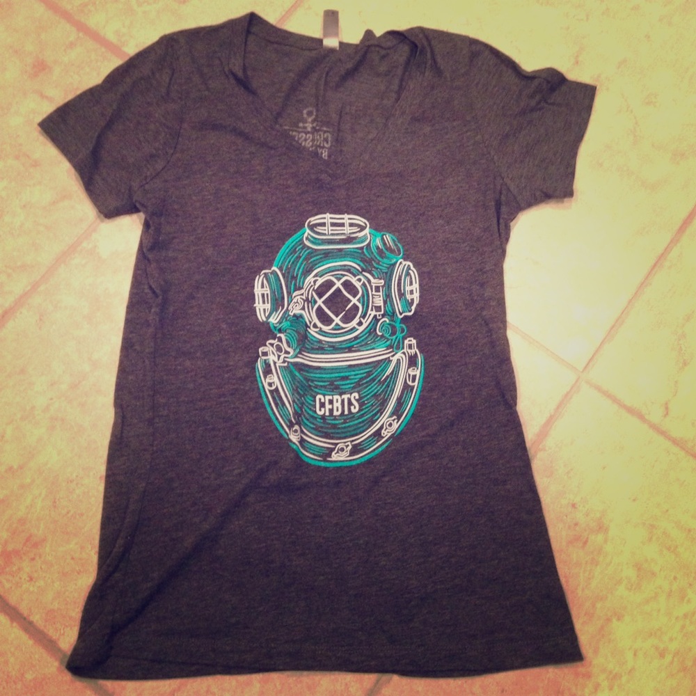 ‼️CLOSET CLOSEOUT‼️ CrossFit by the Sea V-Neck Tee