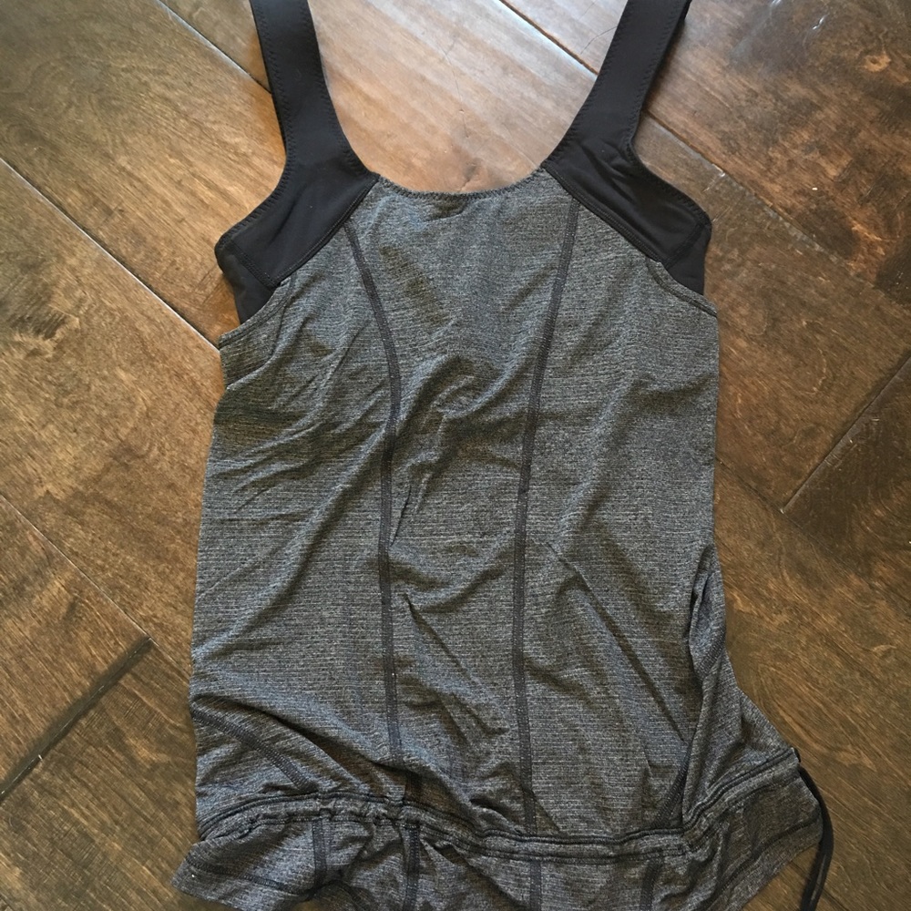 Lululemon tank with built in Bra