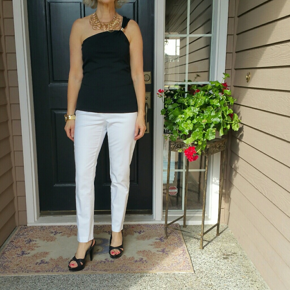 White House/Black Market One/off the Shoulder Top