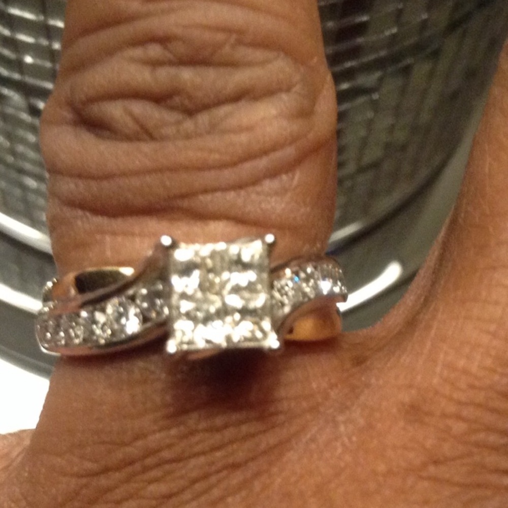 1 CTTW DIAMOND Ring