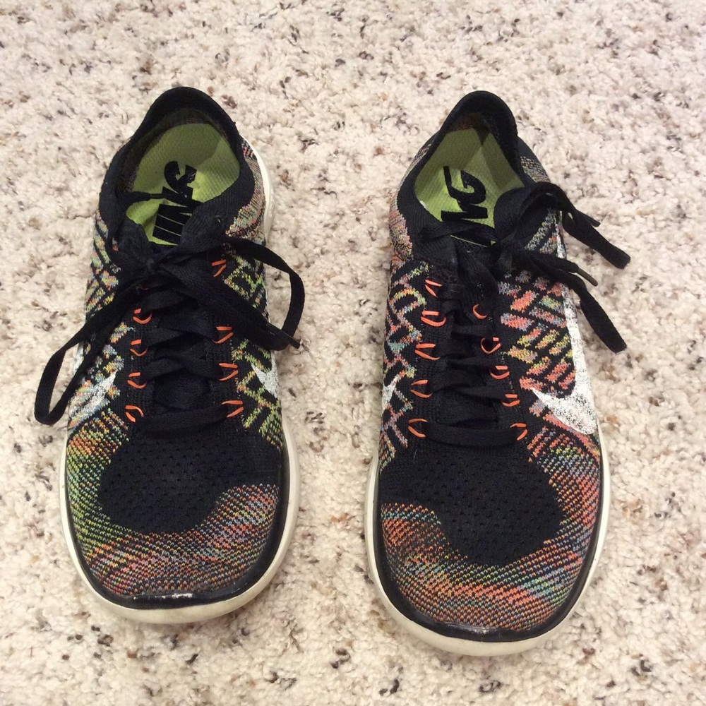 Nike free runs size 7