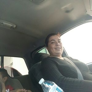 Meet your Posher, Yesenia