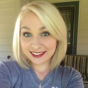 Meet your Posher, Erlene