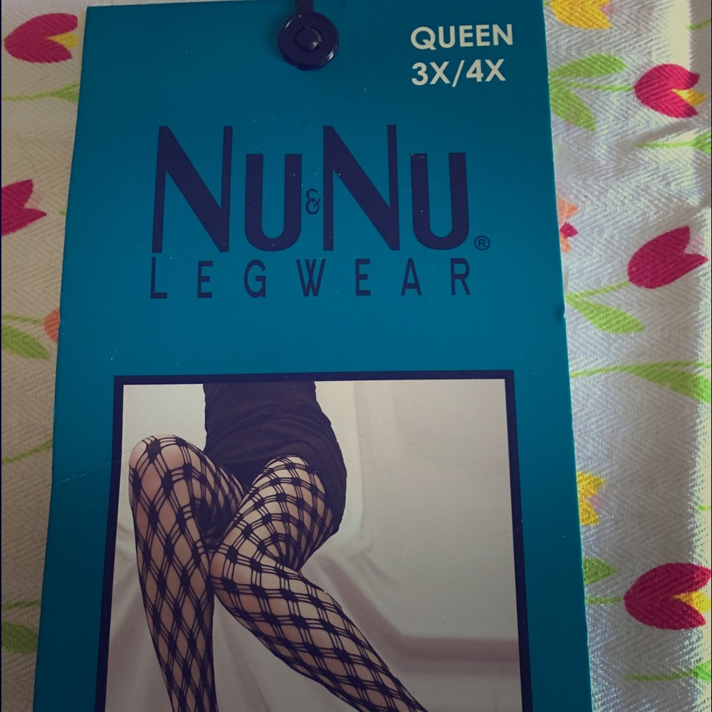 Fishnet leg tights