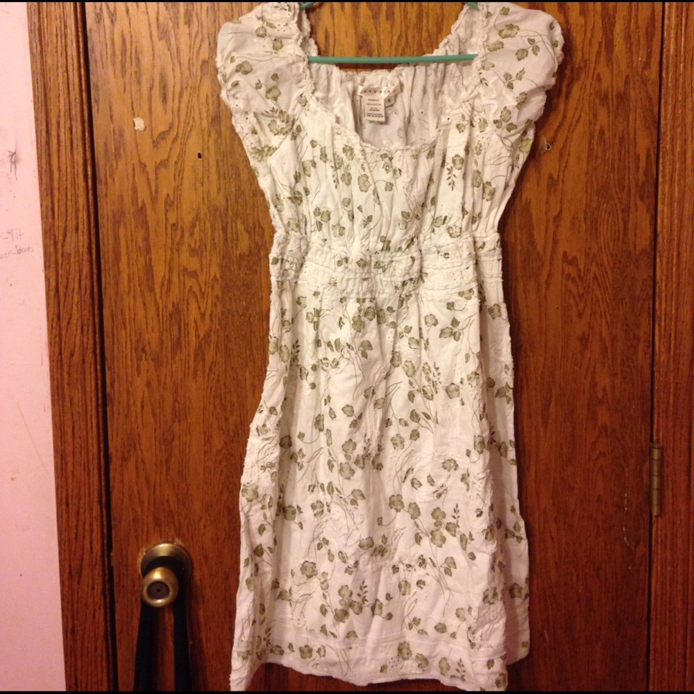 🌺 Floral Dress by Studio M 🌺