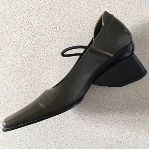 Vintage geometric heels