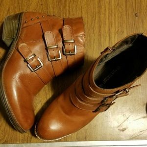 Light brown booties