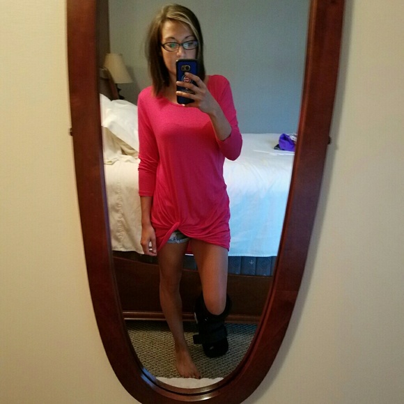 Fushia Knot Top! - Picture 2 of 3