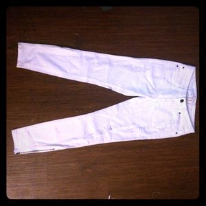 White distressed skinny jeans