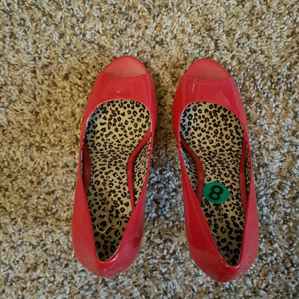 Red Jessica Simpson Pumps