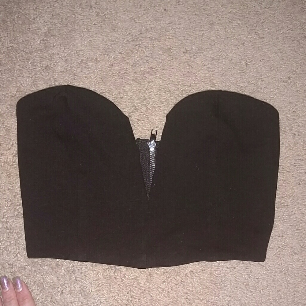 Black Zip Stapless CROP TOP