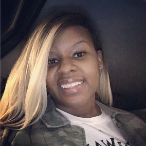 Meet your Posher, Whitney