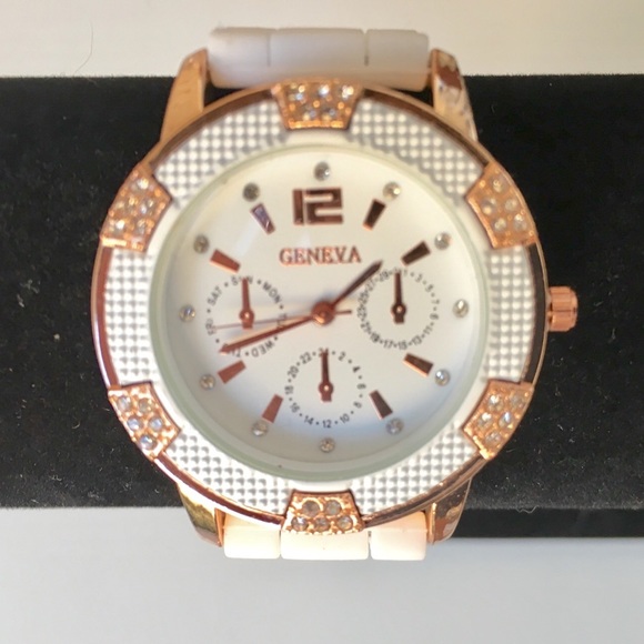 Crystal and Rose Gold Fashion Watch - Picture 2 of 4