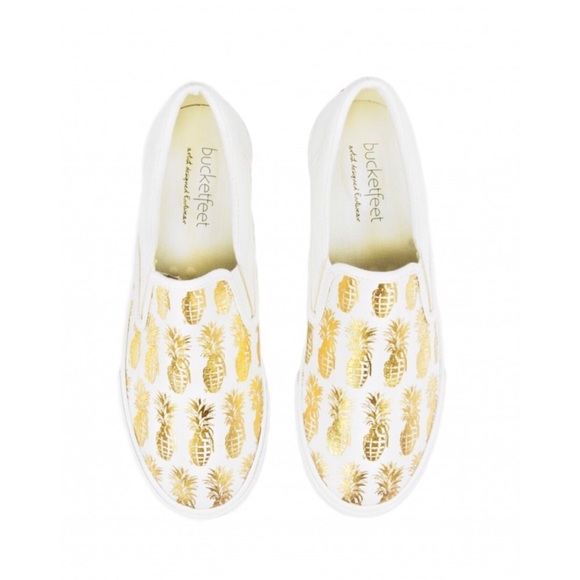 ⭐️Bucket Feet Pineappleade Slip On Canvas Sneakers - Picture 2 of 4