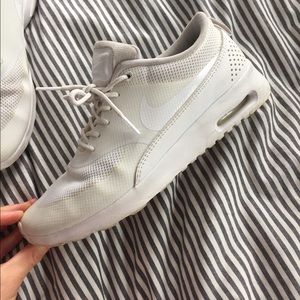 White Nike Air Max Thea