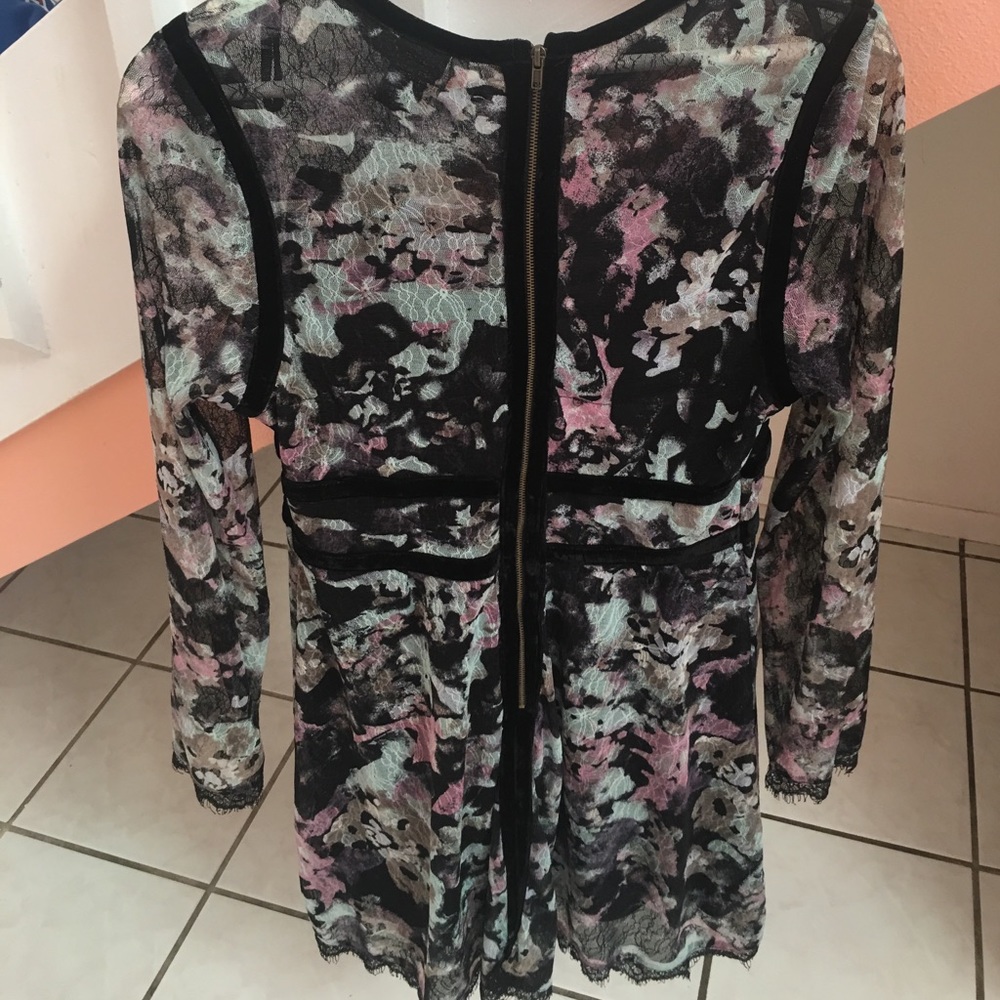 Dress - Picture 4 of 4