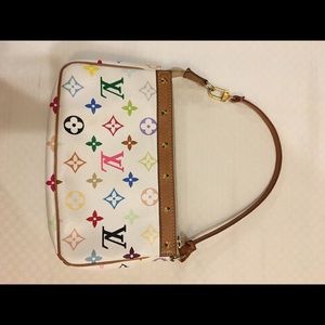 Authenticated Louis Vuitton Pochette