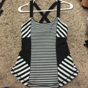Lululemon criss-cross back top sz6