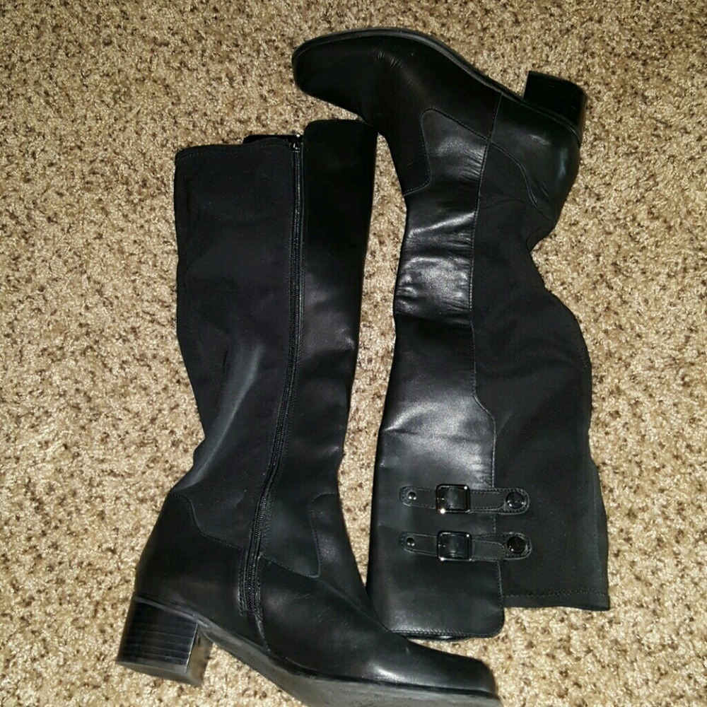 Tahari Size 8 Black Boots