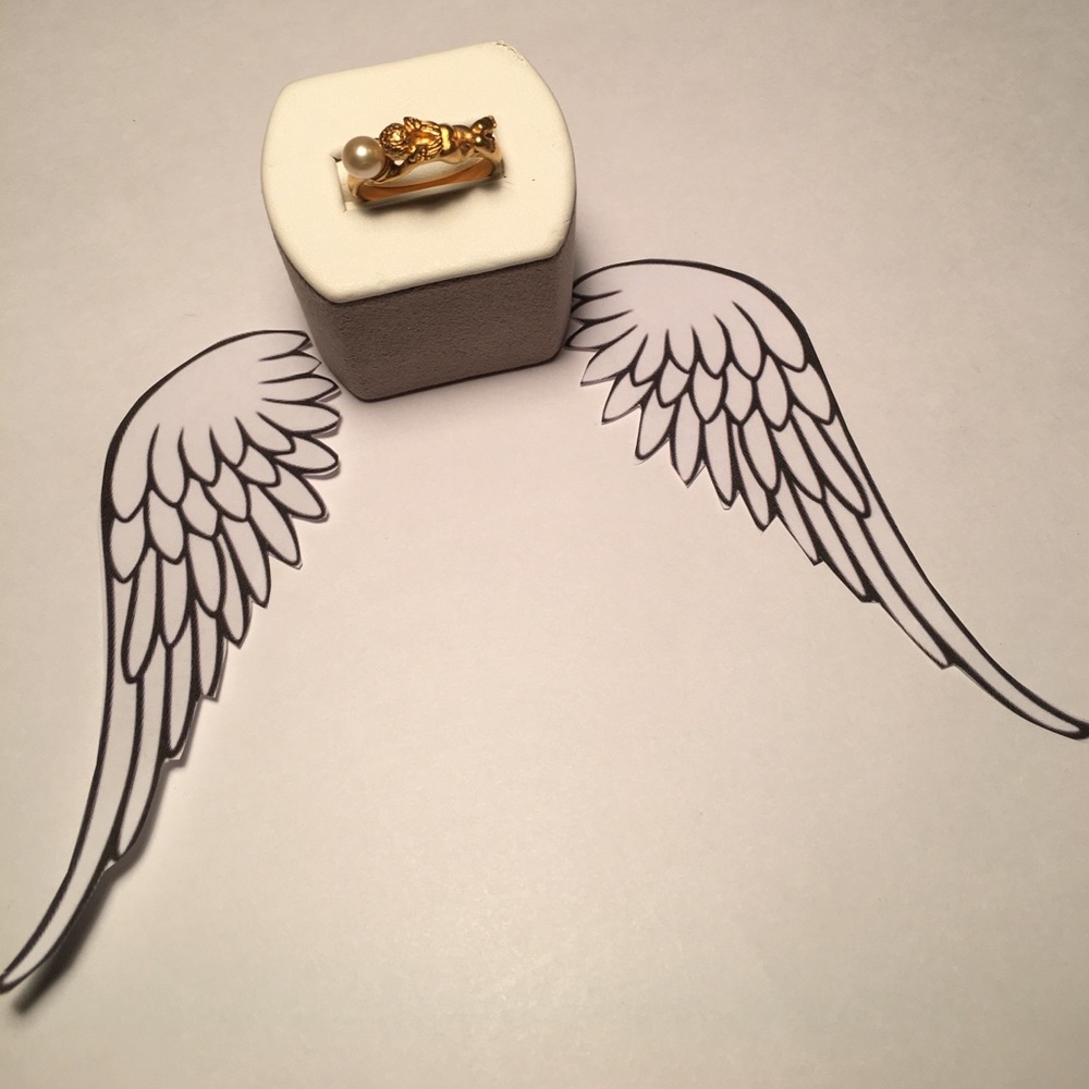 Angle of Pearl Ring