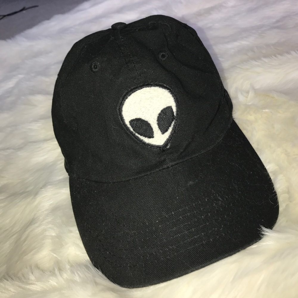 Brandy Melville alien hat