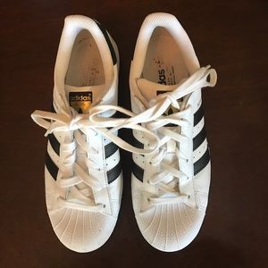 Adidas superstars