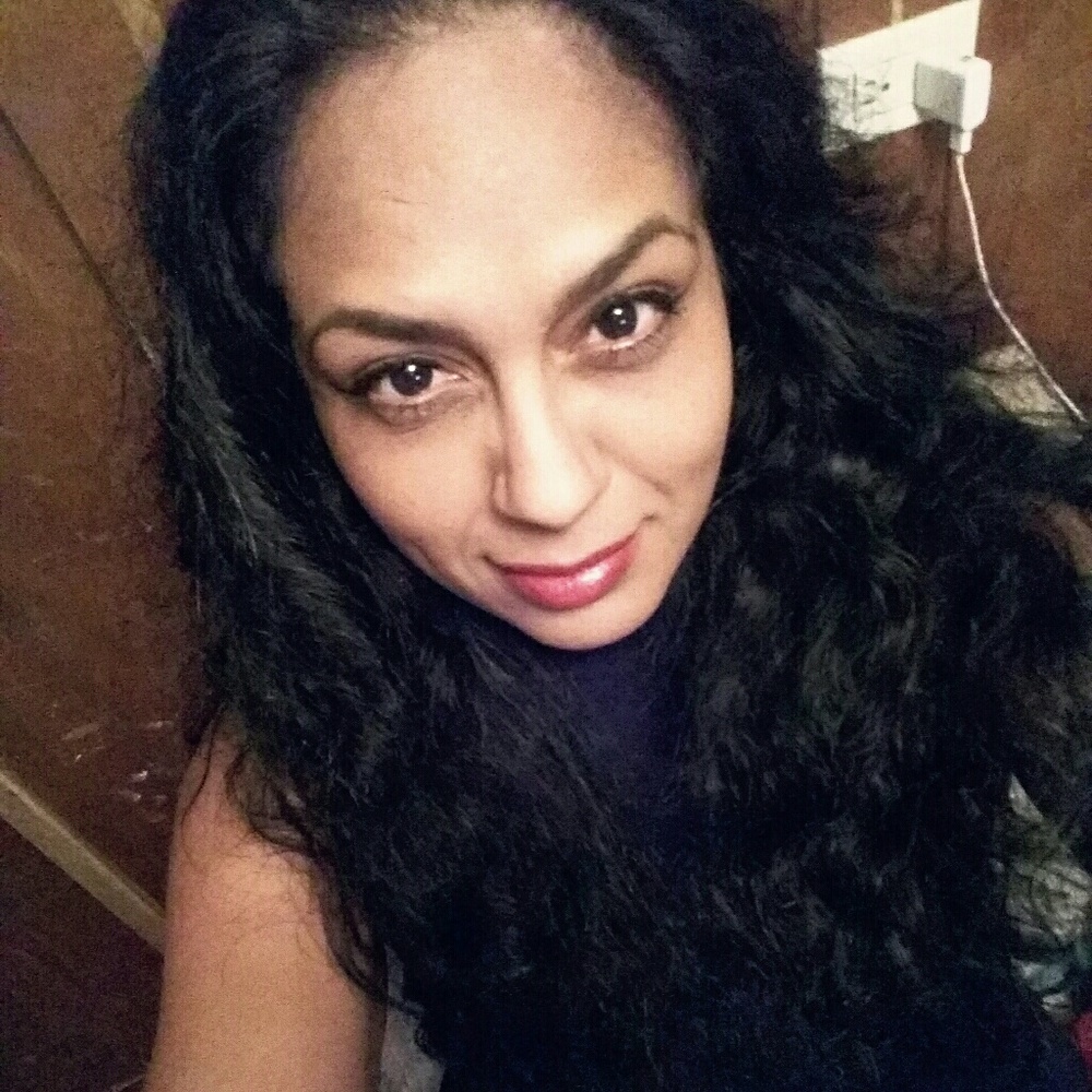 Meet your Posher, Nieves