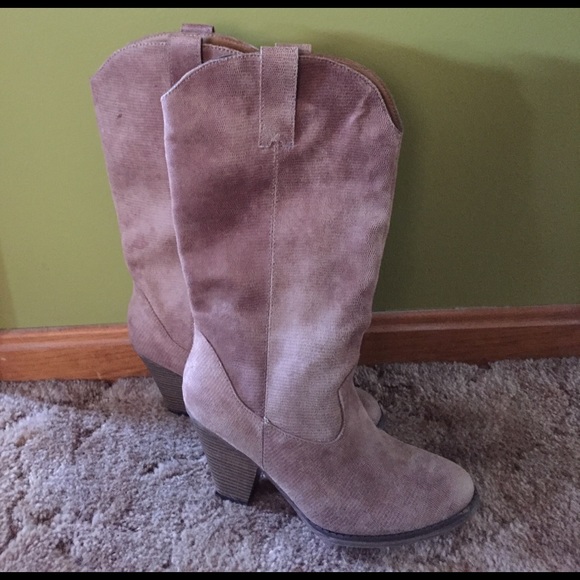 Brand NEW cowgirl boots!! - Picture 1 of 4