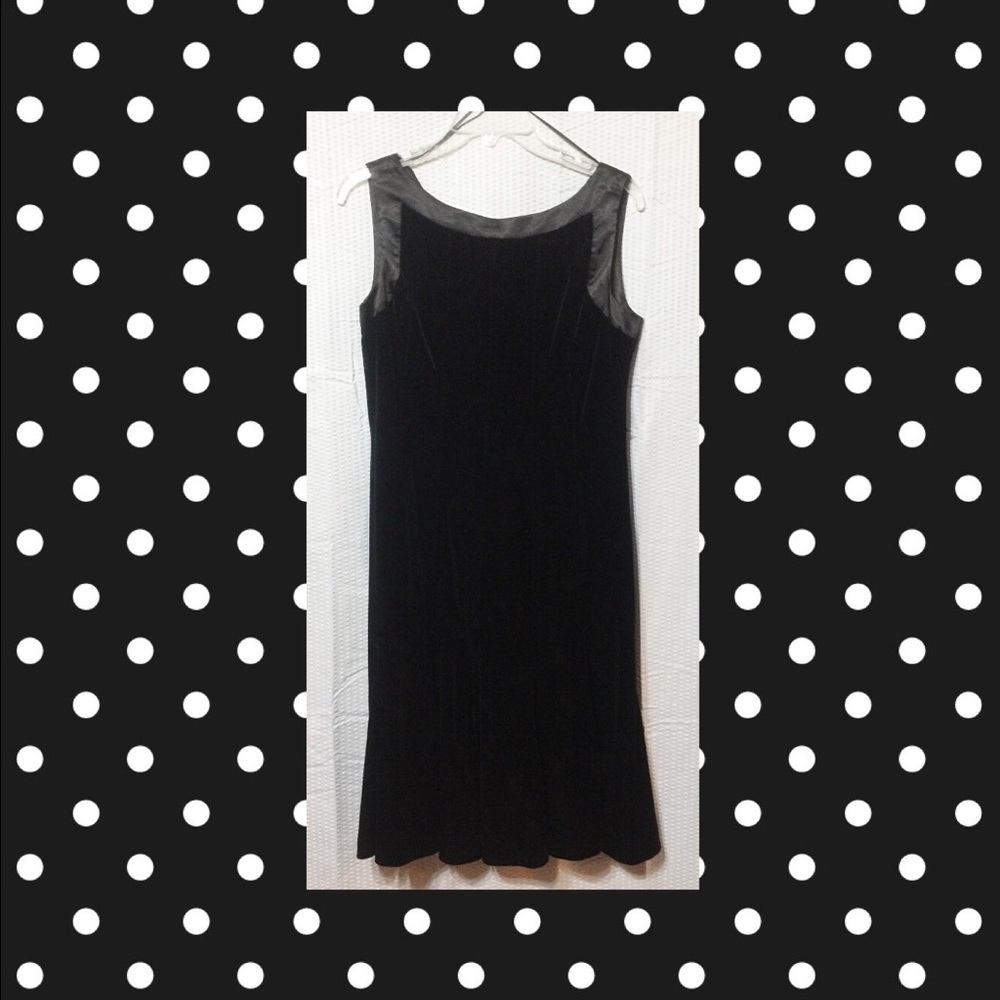 🆕 Black Velvet Dress - Sz 8P