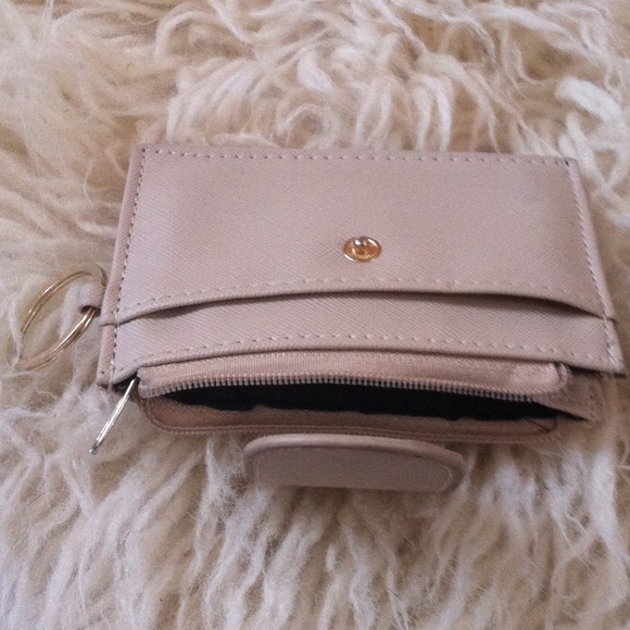 Charlotte Russe Accessories - Charlotte Russe card holder keychain