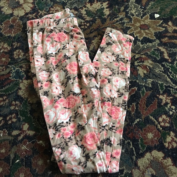 Cute printed leggings great for spring super fun - Picture 1 of 1
