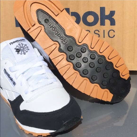 New Reebok Classic Sneaker for Boy or Girl❤️🔥🔥🔥 - Picture 4 of 4