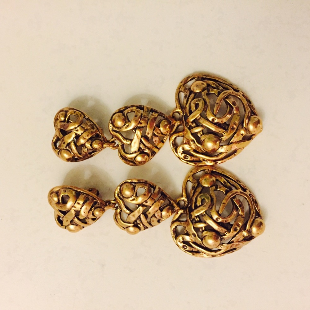 Oscar de la Renta Heart Earrings