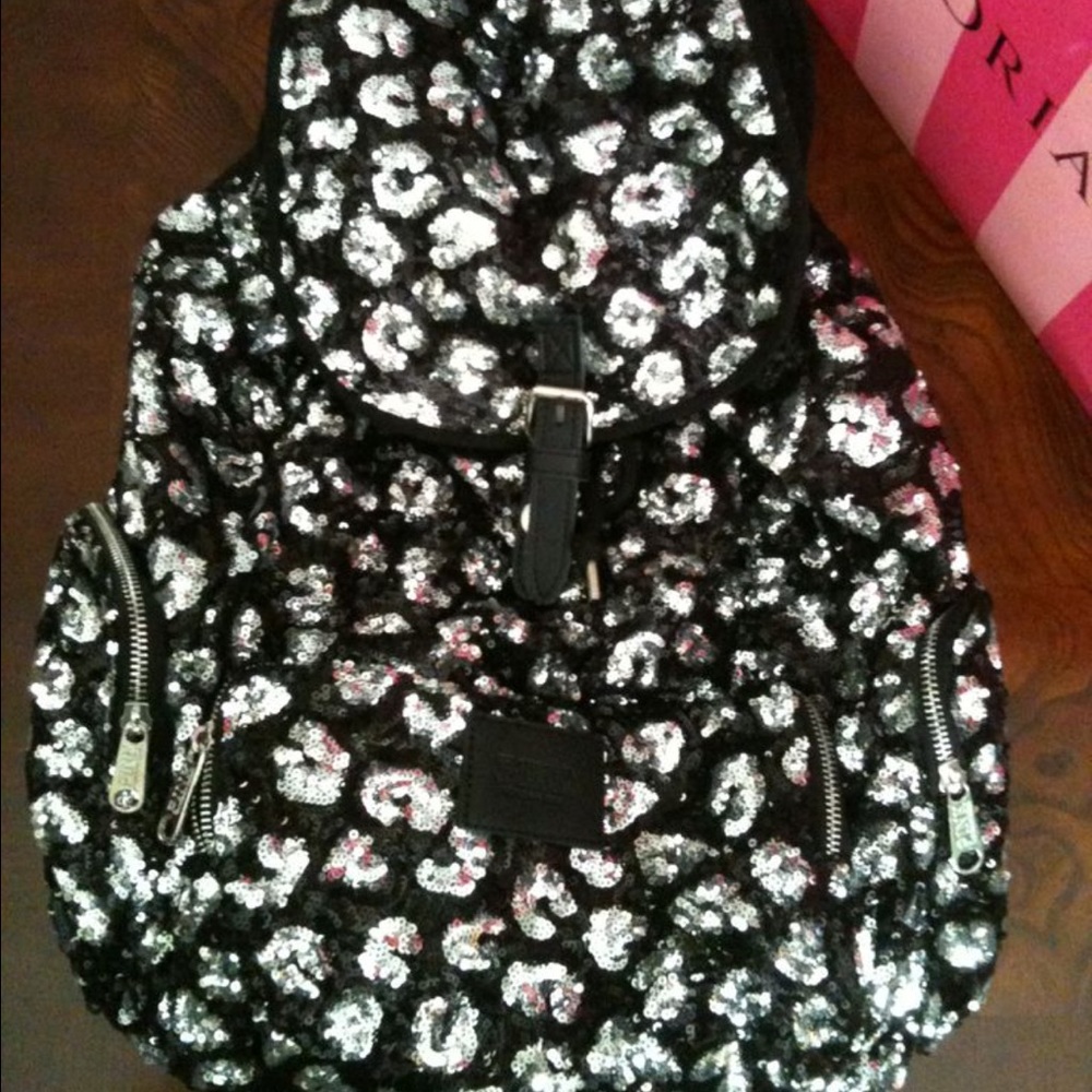 ✨LIMITED EDITION✨Full siZe VS Backpack
