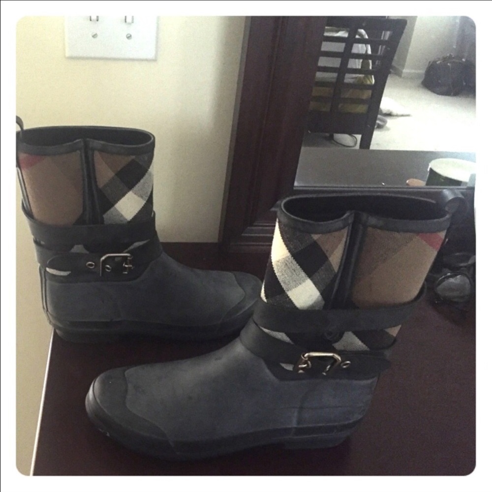 Authentic Burberry Rain Boots! GREAT CONDITION