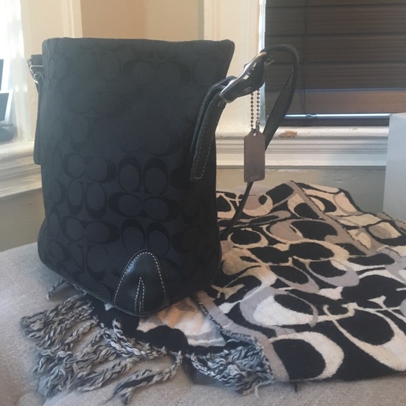 💯Authentic Coach Bag and Scarf bundle⭐️ - Picture 2 of 4