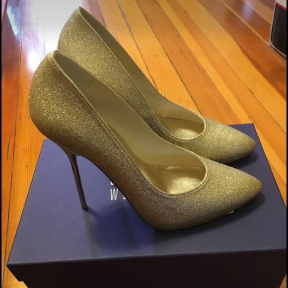 Stuart Weitzman Gold Stilettos - Picture 2 of 4