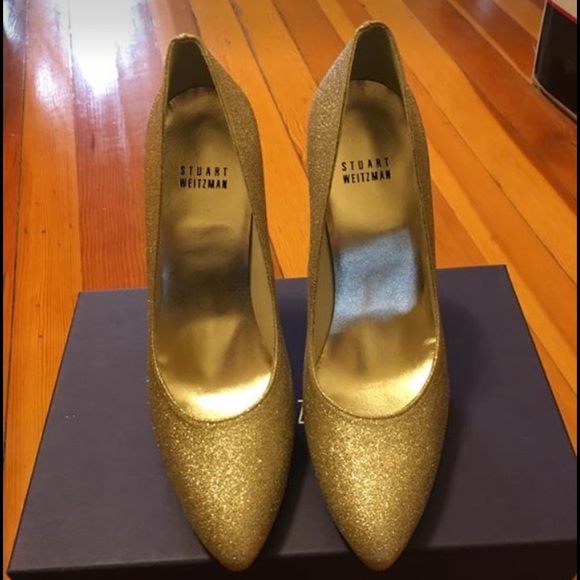Stuart Weitzman Gold Stilettos - Picture 3 of 4