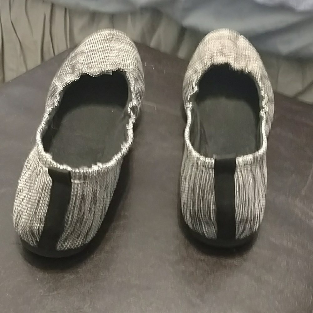 Flats - Picture 3 of 3