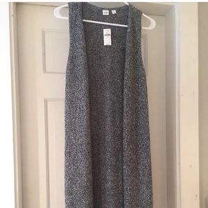 GAP sweater vest gray with white stripe XS