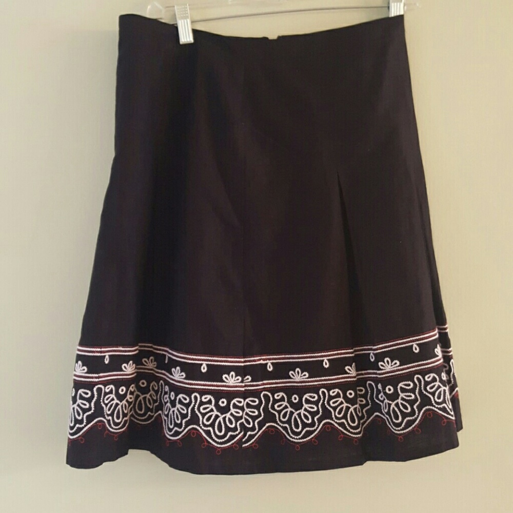 Black LOFT 4p pleated boho skirt with embroidery