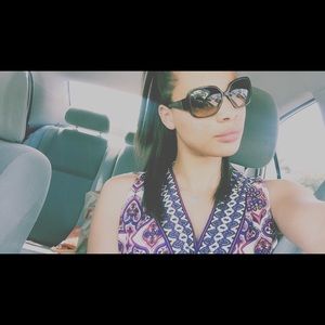 Meet your Posher, Rhyisa